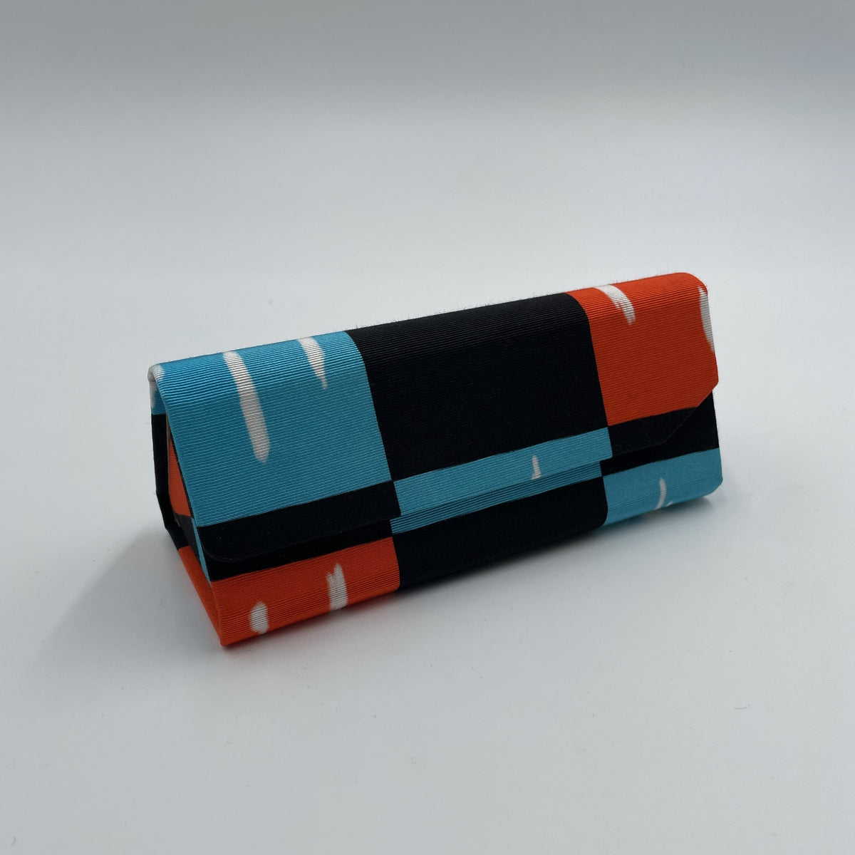 Madam Butterfly Check Glasses Case